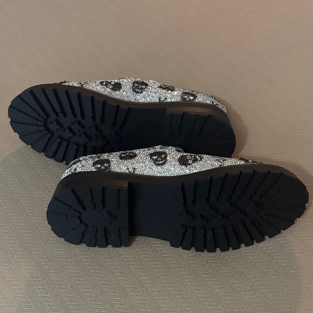 Betsey Johnson Black and Silver Skull Flats - Picture 2 of 4